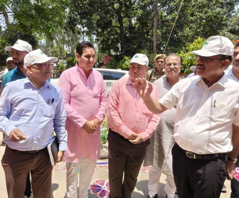 लाखों रुपए खर्च कर कम्पनी बाग में लगा फव्वारा खराब, डीएम नाराज