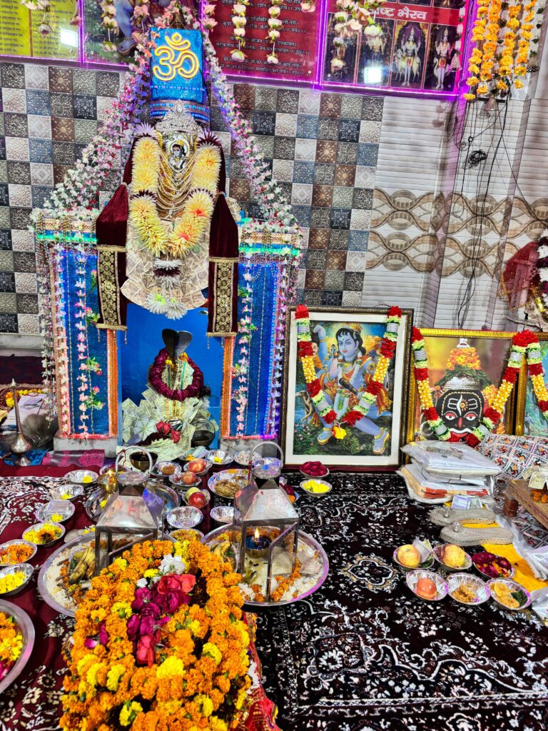 चमत्कारी मंदिर में तेल का दीपक जलाने से मनोकामना होती है पूरी