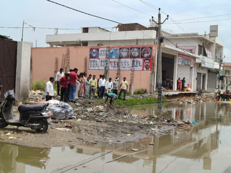 कांवड मार्ग की दुर्दशा देख दंग रह गई चेयरपर्सन, सुधार करने के दिए सख्त निर्देश