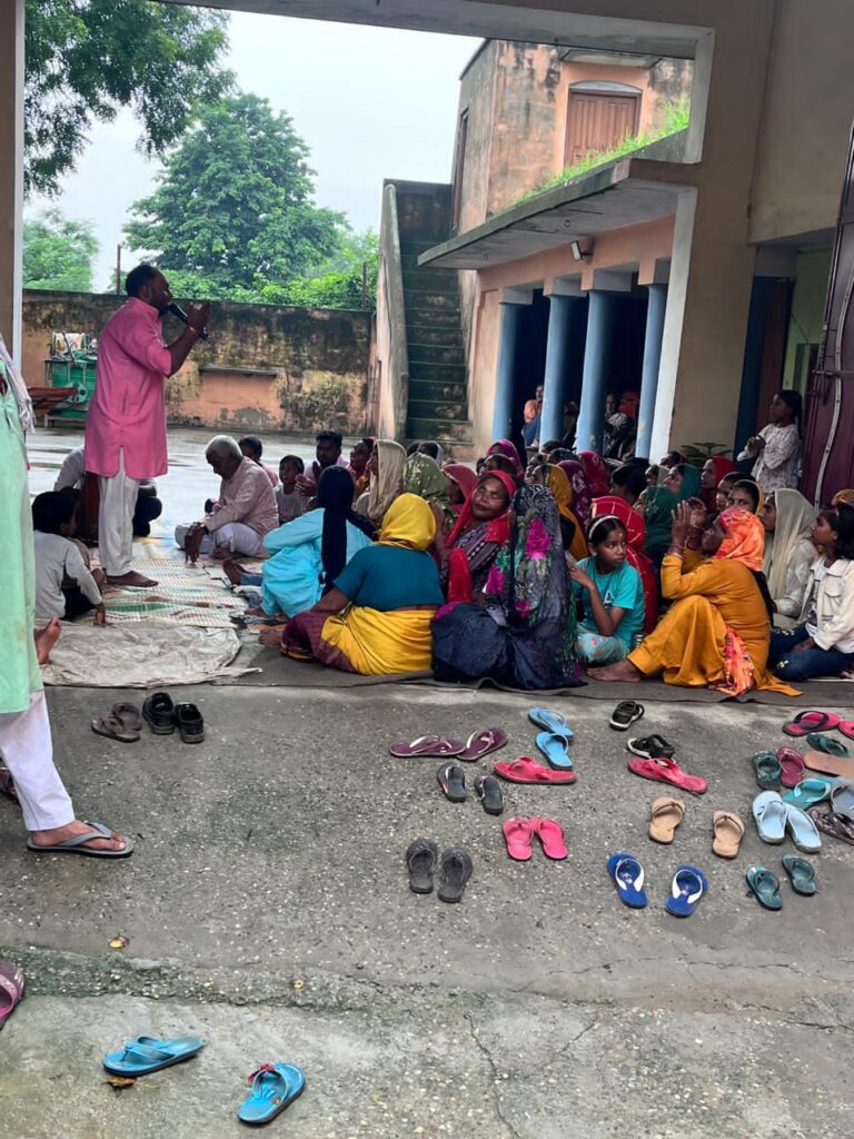 बड़कली में स्थित श्री खाटू श्याम मन्दिर में पूजा अर्चना को उमड़ी श्रद्धालुओं की भीड़