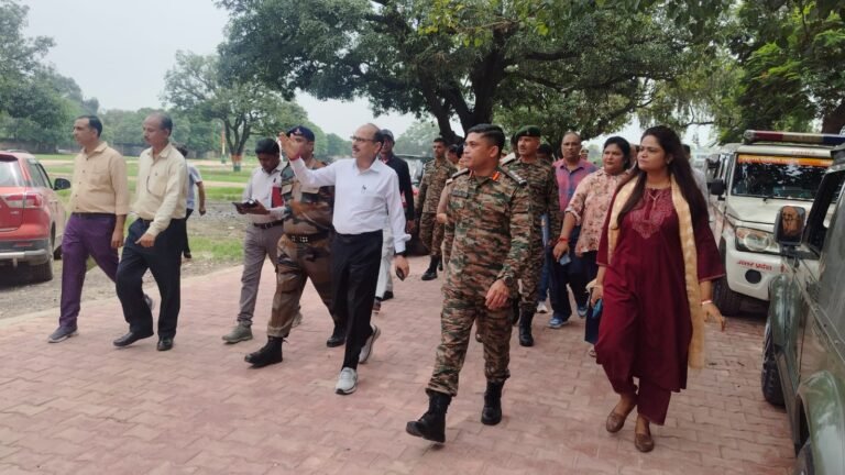 एडीएम व कर्नल ने अग्निवीर भर्ती की तैयारियों को लेकर स्टेडियम का किया निरीक्षण