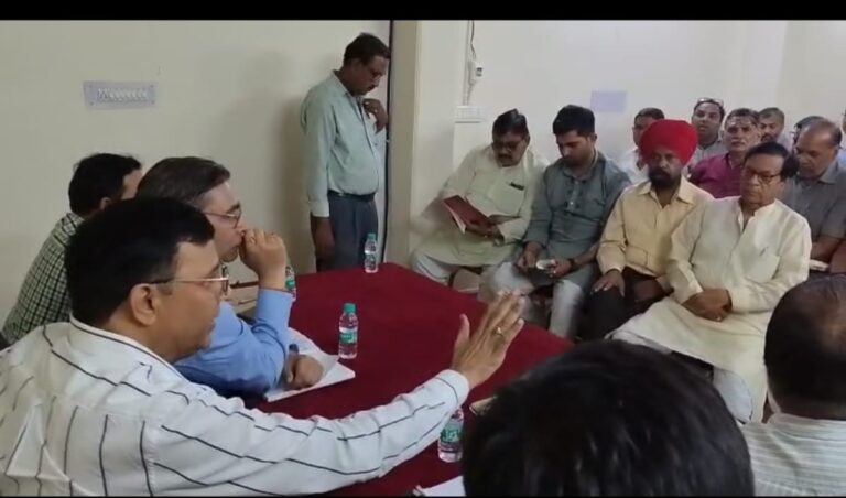 व्यापारियों ने किया जीएसटी अधिकारियों की बैठक का बहिष्कार