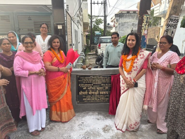 चेयरपर्सन ने चार वार्डों में 1.65 करोड से बनी दस सड़कों का किया लोकार्पण