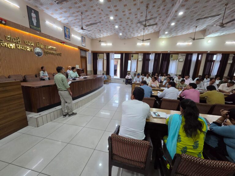 एडीएम वित्त एंव राजस्व बोले, आइजीआरएस पोर्टल की शिकायतों का गुणवत्ता से करे निस्तारण, लापरवाली पर होगी कार्रवाई