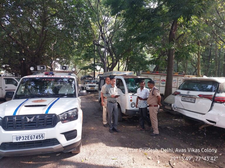 दस्तावेज खत्म होने पर स्कूल लेकर जा रही गाडी को एआरटीओ ने किया सीज, छह वाहनों पर 4.34 लाख का जुर्माना