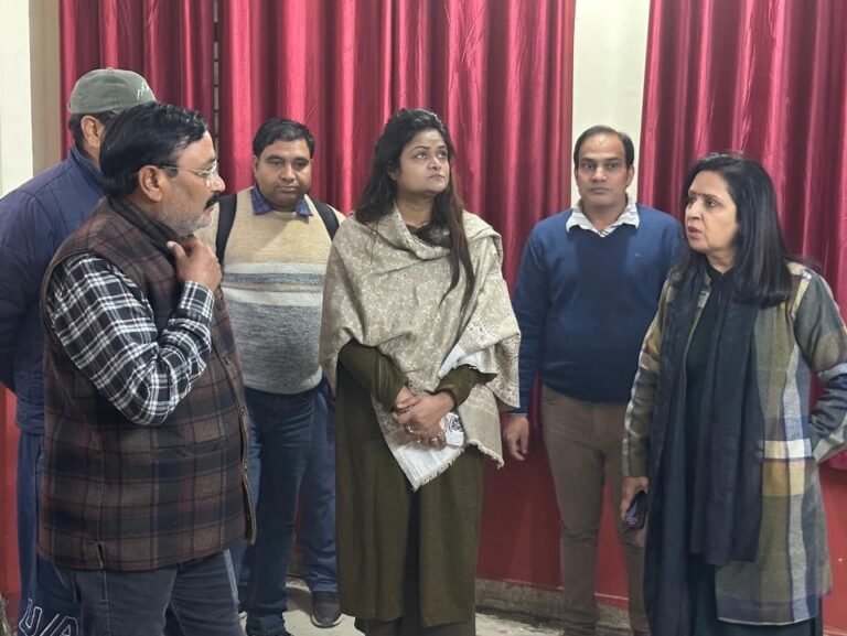 रात्रि में चेयरपर्सन व ईओ ने परखी रैन बसेरा और अलाव की व्यवस्था