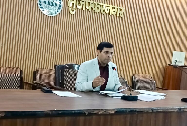 सीएम डैशबोर्ड में जनपद की रैंकिंग खराब आने पर एडीएम ने दिए सुधार के आदेश