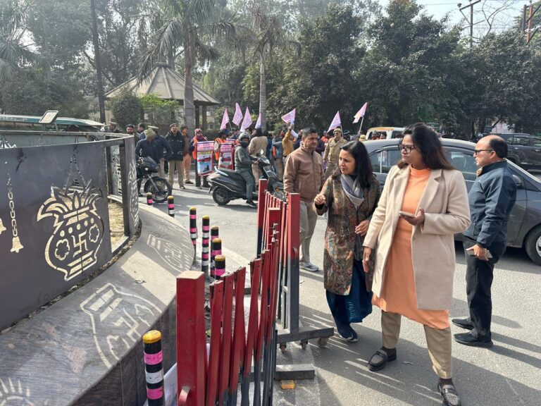 महावीर चौक पर चल रहे सौन्दर्यीकरण कार्य का चेयरपर्सन ने किया निरीक्षण