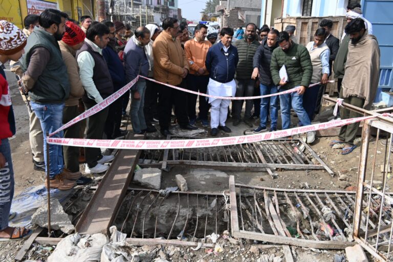 एसटीपी प्लांट देखने पहुंचे मंत्री को मिली काफी खामियां, आस पास के मकानों में मिली दरारे