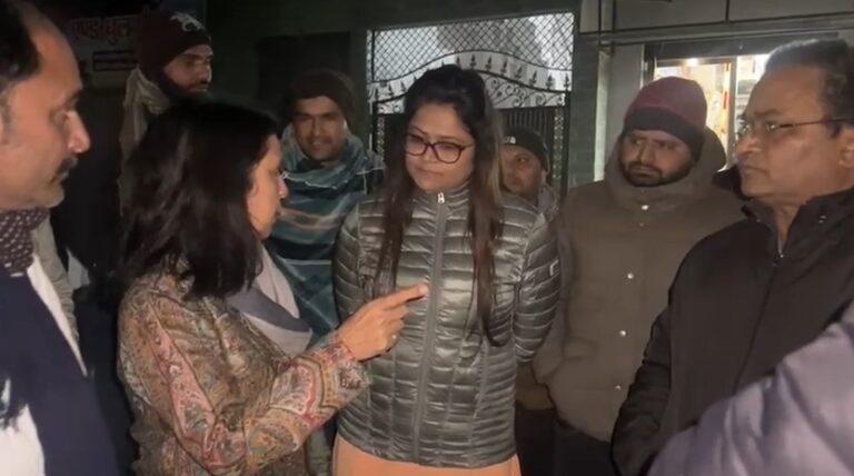 एई व जेई की लापरवाही के चलते ठेकेदार ने बिना सरिया डाले 30 मीटर तक बना दिया नाला