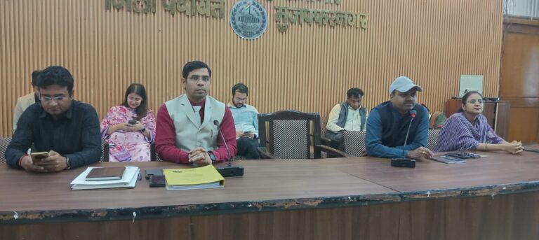 जनगणना 2027 की तैयारी शुरू, शासन से आए अधिकारियों ने दिया प्रशिक्षण