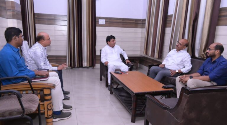 गैस की समस्या पर मंत्री ने लिया संज्ञान, अधिकारियों के साथ की बैठक