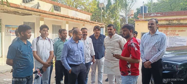 शहनाईयों के बीच वॉयरल हुई रिश्वत की वीडियो, जांच करने के लिए पहुंची सीडीओ