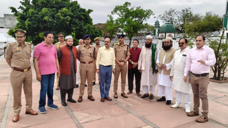 ईद की नमाज को लेकर अधिकारियों ने ईदगाह का किया निरीक्षण