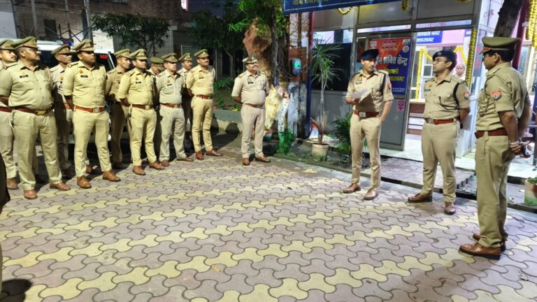 एसपी सिटी ने शहर कोतवाली में पुलिस बल को किया ब्रीफ