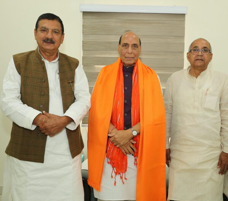 रक्षा मंत्री से मिले अशोक बालियान, कृषि क्षेत्र में सुधार पर की चर्चा