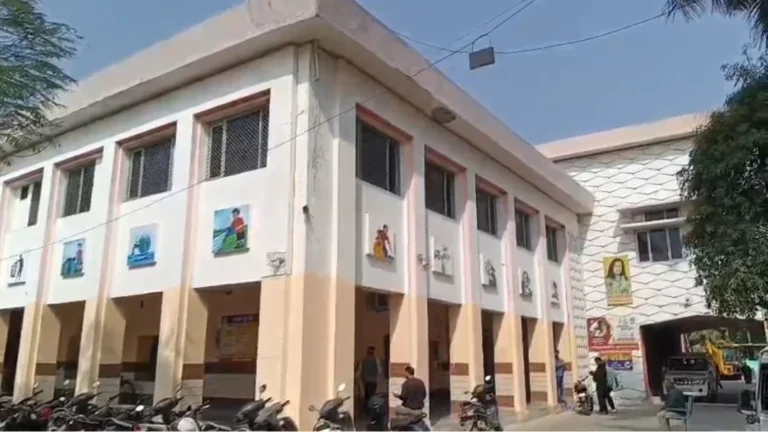 बोर्ड में पास हुआ वीर अब्दुल हमीद चौक पर एमडीए बना रहा लाइट स्तम्भ