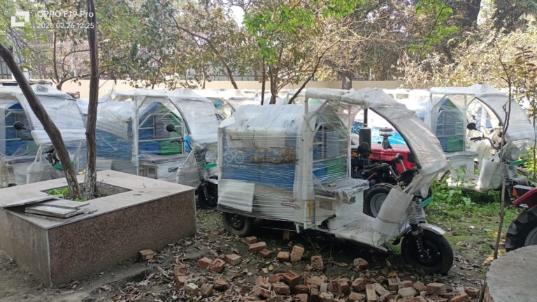शहर की छोटी और तंग गलियों में सफाई के लिए 1.80 करोड से खरीदी 55 गारबेज ई रिक्शा