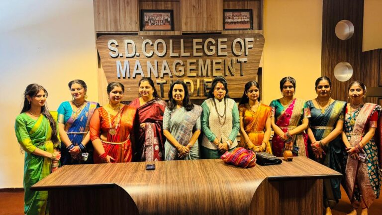 हर क्षेत्र में महिलाएं लहरा रही अपनी प्रतिभा का परचम: मीनाक्षी स्वरूप