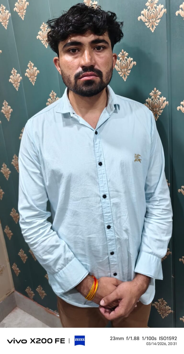 पुलिस भर्ती परीक्षा में ब्लू-टूथ डिवाइस से नकल कराने वाला गिरफ्तार