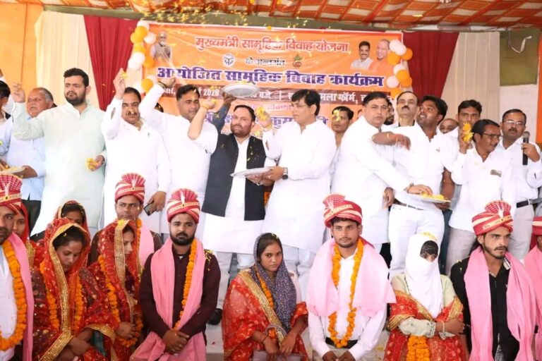 शहर में 56 और चरथावल में 91 जोडों की धूमधाम से हुई शादी