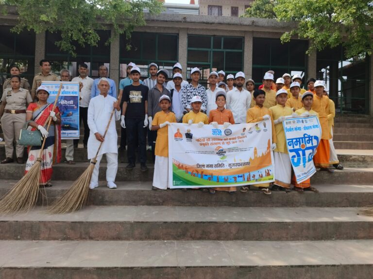 शुकतीर्थ नगरी में गंगा घाट पर चला स्वच्छता पखवाडा