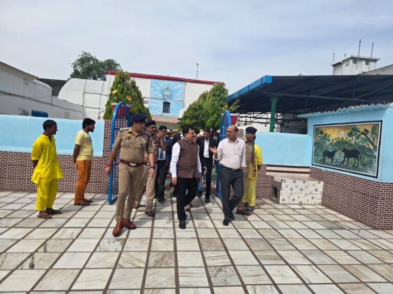 जिला कारागार की पाकशाला, अस्पताल, पुरुष बैरक व महिला बैरक का  निरीक्षण
