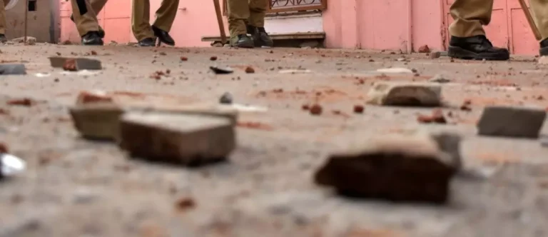 कुटेसरा में बच्चों के विवाद को लेकर दो पक्षों में मारपीट और पथराव