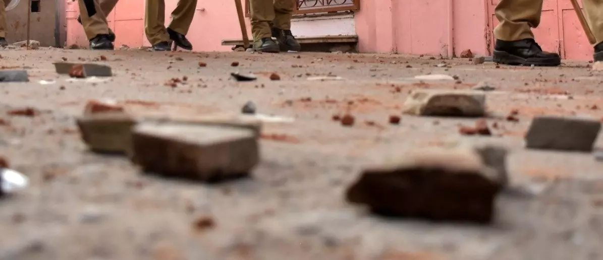 कुटेसरा में बच्चों के विवाद को लेकर दो पक्षों में मारपीट और पथराव
