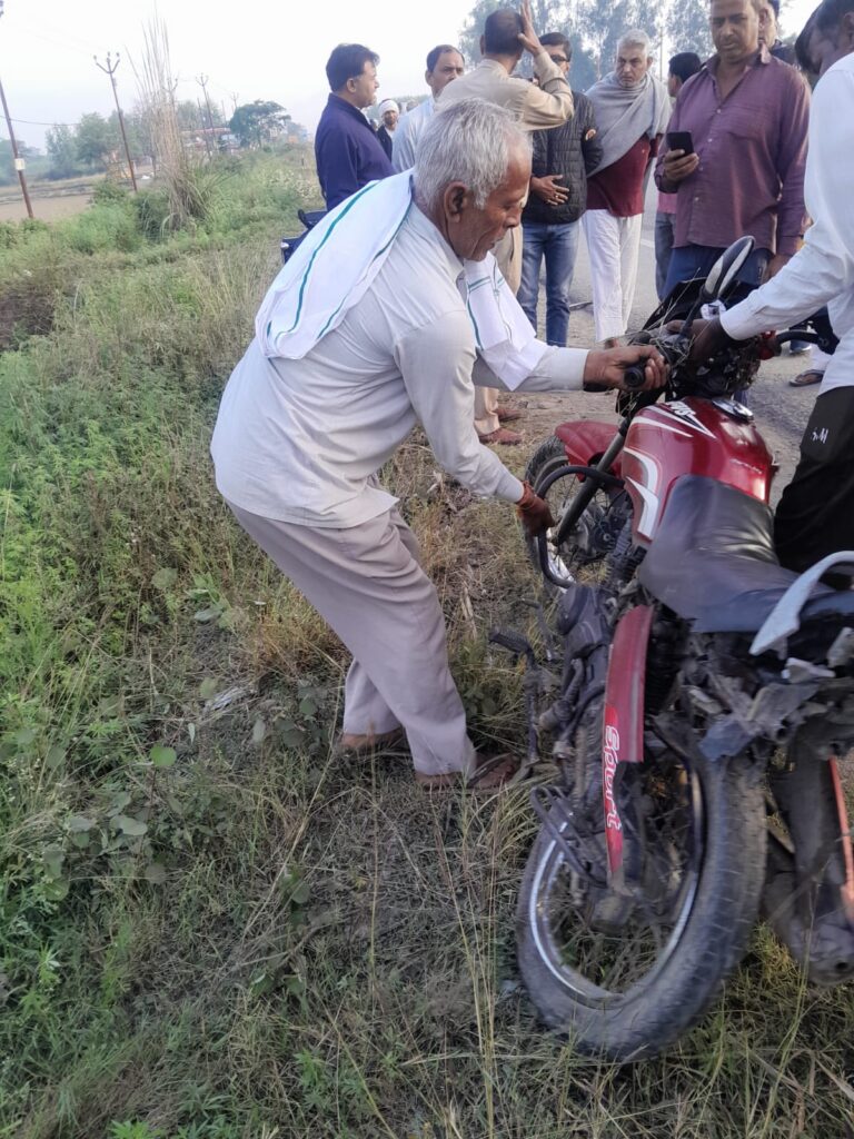 रोहान क्षेत्र में कार ने बाइक में मारी टक्कर, युवक की हुई मौत