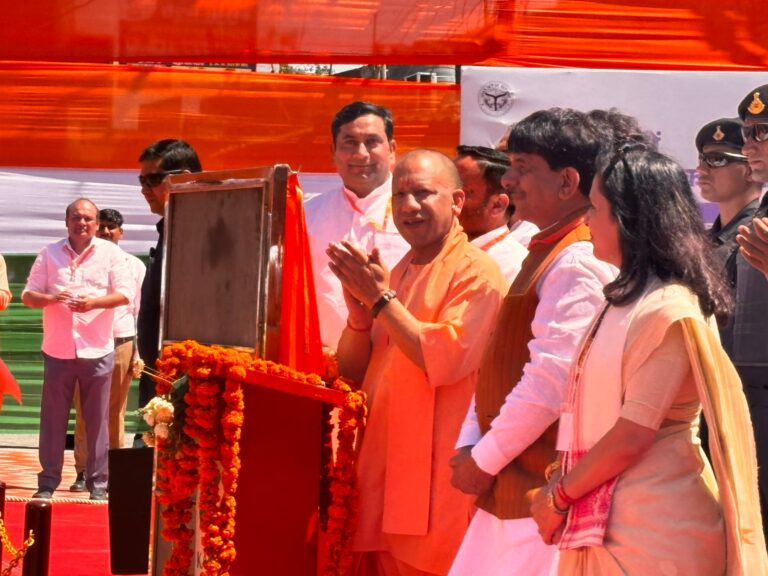 मुख्यमंत्री योगी ने किया अहिल्याबाई स्मारक का लोकार्पण