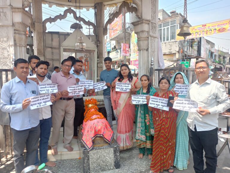 सोमनाथ स्वाभिमान पर्व पर नगर पालिका ने 5 मंदिरों में चलाया स्वच्छता अभियान