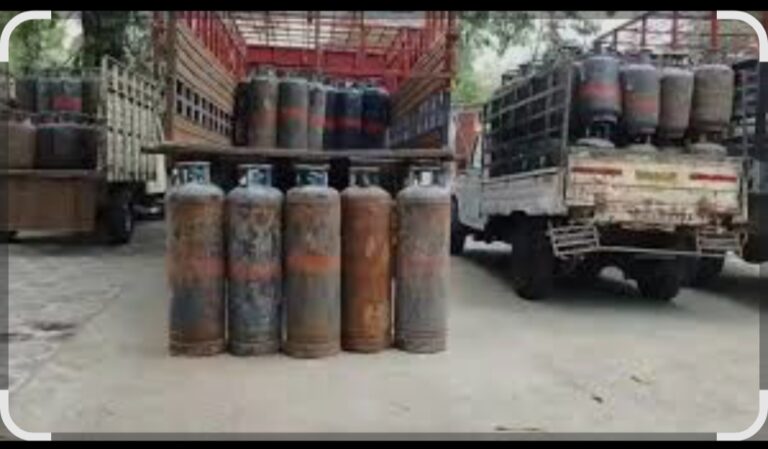 कब्रिस्तान में छिपाए 22 लाख के 414 गैस सिलेंडर बरामद