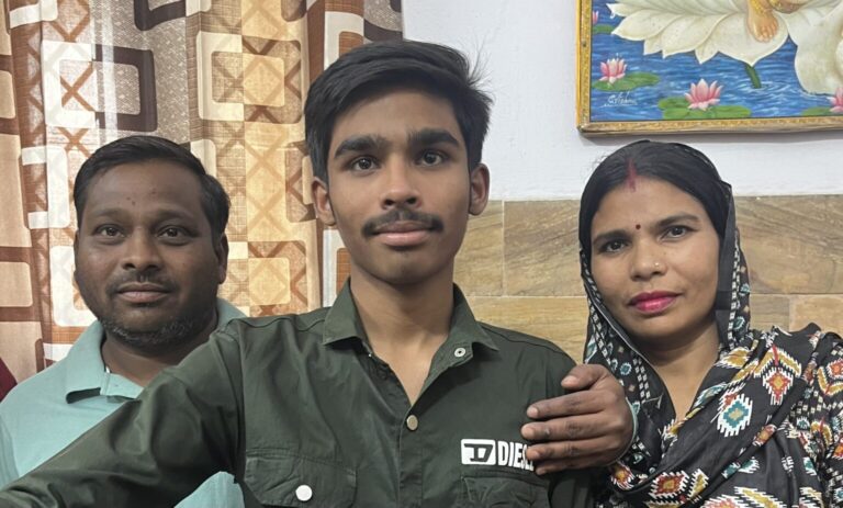 हाईस्कूल में वंश सैनी और इंटर में आर्यन पुंडीर ने जनपद में किया टॉप