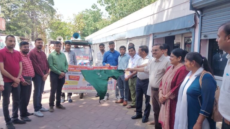 संचारी रोग नियंत्रण अभियान का शुभारंभ, रिक्शा रैली को हरी झंडी दिखाकर किया रवाना
