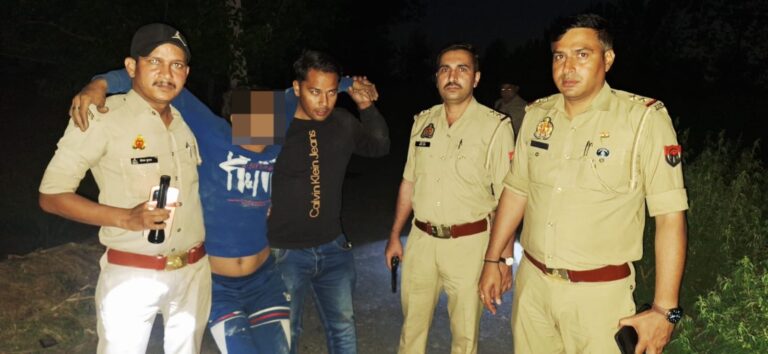 दो नाबालिग पुत्रियों के साथ गलत कार्य करने वाला पुलिस मुठभेड में घायल