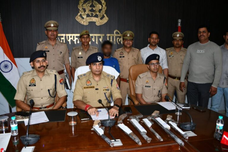 बुढ़ाना पुलिस ने पकडी अवैध शस्त्र बनाने वाली फैक्ट्री