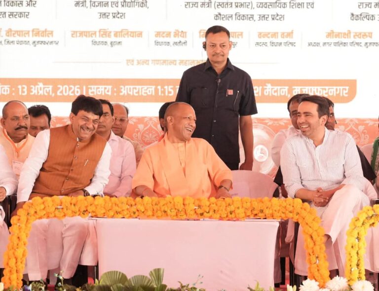 सीएम योगी से मुलाकात नहीं होने पर सभासदों का  फूटा आक्रोश, मंत्री के आवास पर पहुंच कर जताई नाराजगी