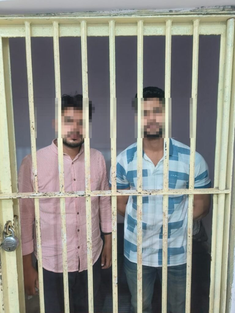 गाडी पर स्टंटबाजी करना पडा महंगा, दो युवक पहुंचे हवालात, सीज हुई गाडी