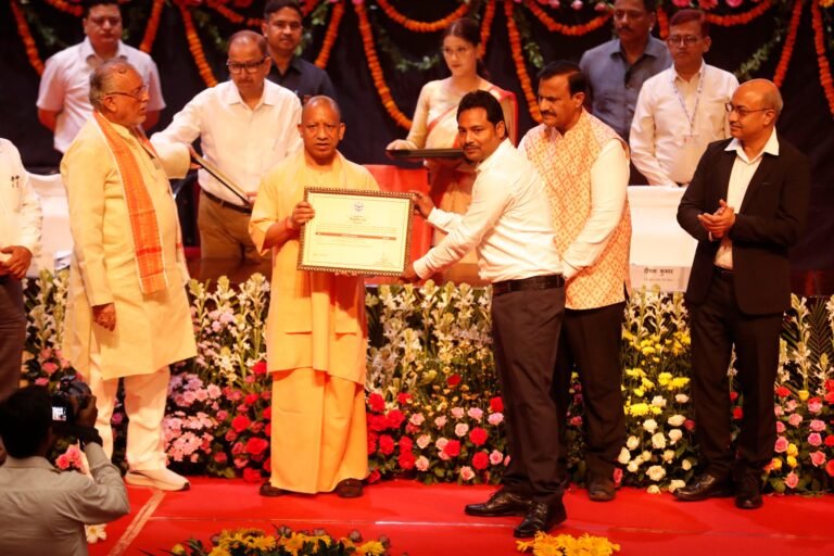 बिना बैंक से कर्ज लिए 42,000 करोड़ रुपये की गंगा एक्सप्रेस-वे परियोजना पूरी: सीएम योगी