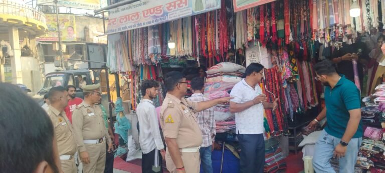 सड़क पर अतिक्रमण करने पर 178 का चालान