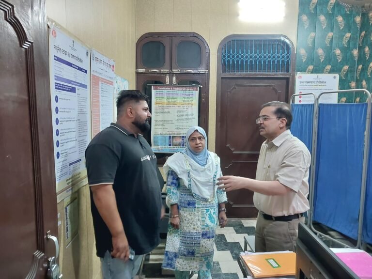 सीएमओ ने किया मुख्यमंत्री आरोग्य स्वास्थ्य मेलों का निरीक्षण