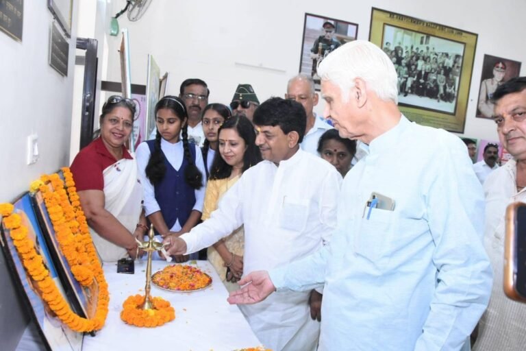 केंद्र सरकार के 12 वर्ष पूर्ण होने पर मंत्री व चेयरपर्सन ने किया विकास प्रदर्शनी का शुभारंभ