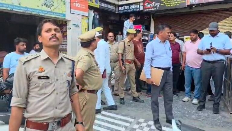 जिला प्रशासन ने किया अल हबीब और यूनिक प्लाजा कंपलेक्स सील