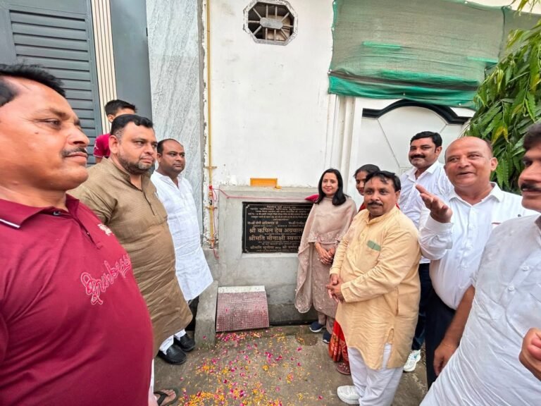 25 लाख से बनकर तैयार हुई सीसी रोड का चेयरपर्सन ने किया लोकार्पण