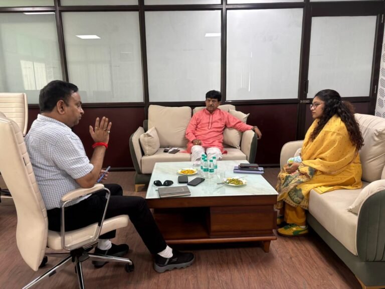 अधिकारी आतंक न मचाएँ, प्रतिष्ठान सील करने से पहले नियमानुसार नोटिस जारी करें : कपिल देव