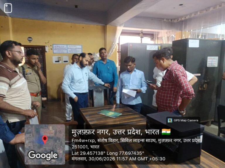 खराब सफाई पर सीडीओ नाराज, अनुपस्थित कर्मचारियों को नोटिस