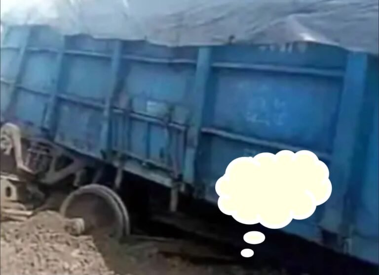 गाजियाबाद में मालगाड़ी के 6 डिब्बे पटरी से उतरे, 16 ट्रेनें रद्द, कई के रुट बदले
