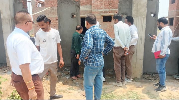 राजपुर छाजपुर में बन रहे मुख्यमंत्री कम्पोजिट मॉडल विद्यालय की जांच करने पहुंची सहारनपुर के अधिकारियों की टीम