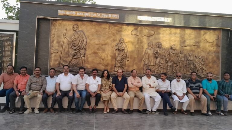 रेलवे द्वारा क्षतिग्रस्त की गई नई मंडी में नगरपालिका द्वारा निर्मित पार्क पर अध्यक्ष मीनाक्षी स्वरूप सख्त, डीआरएम को लिखा पत्र